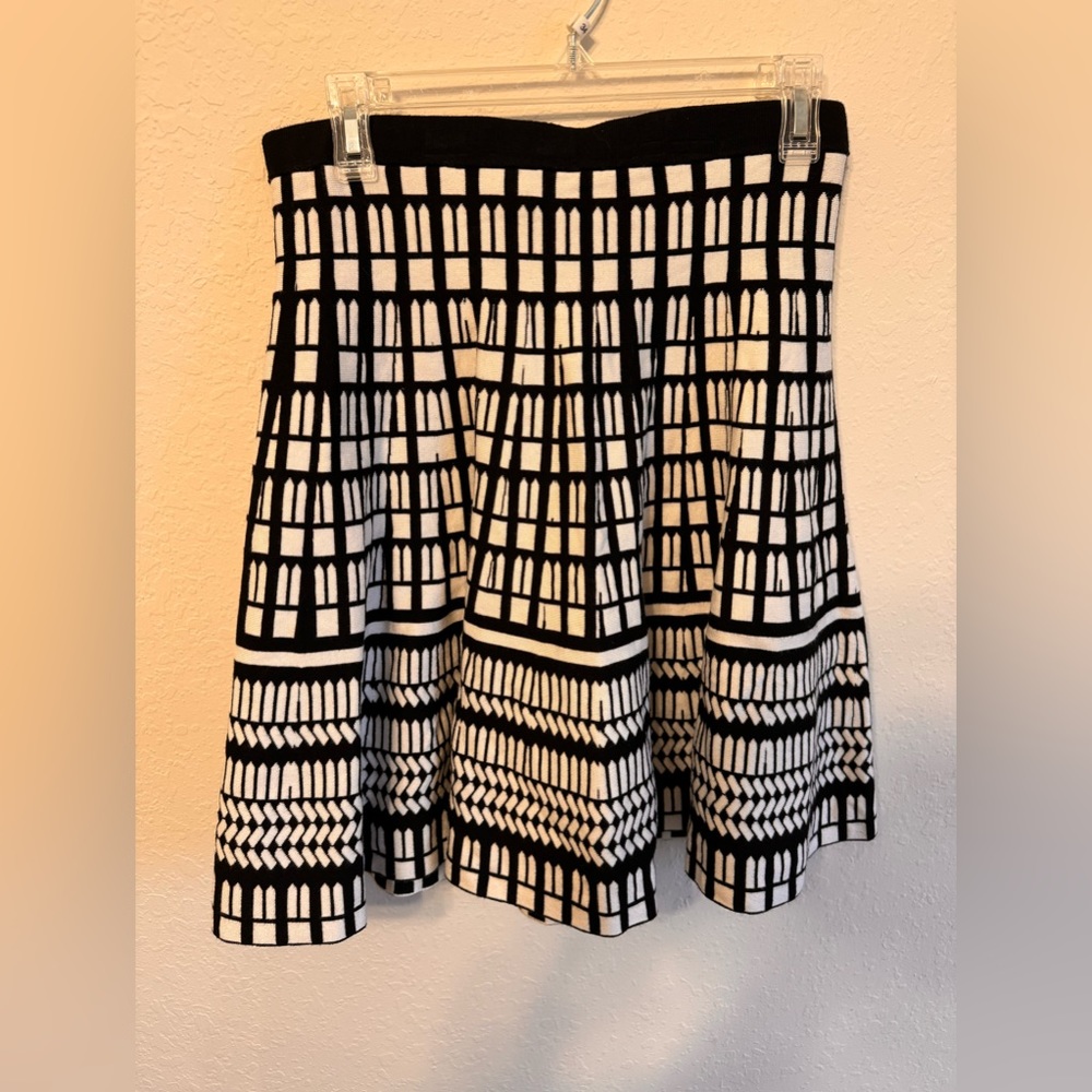 Premise women’s medium skirt
